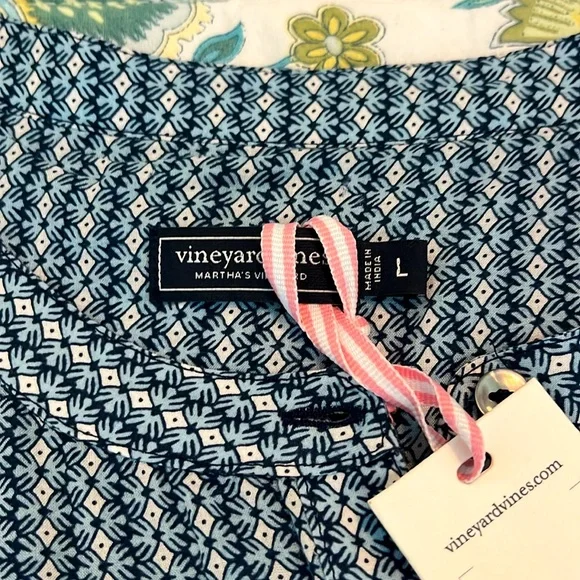 NWT Vineyard Vines Button Front Flutter Sleeve top, size L. - Picture 5 of 10